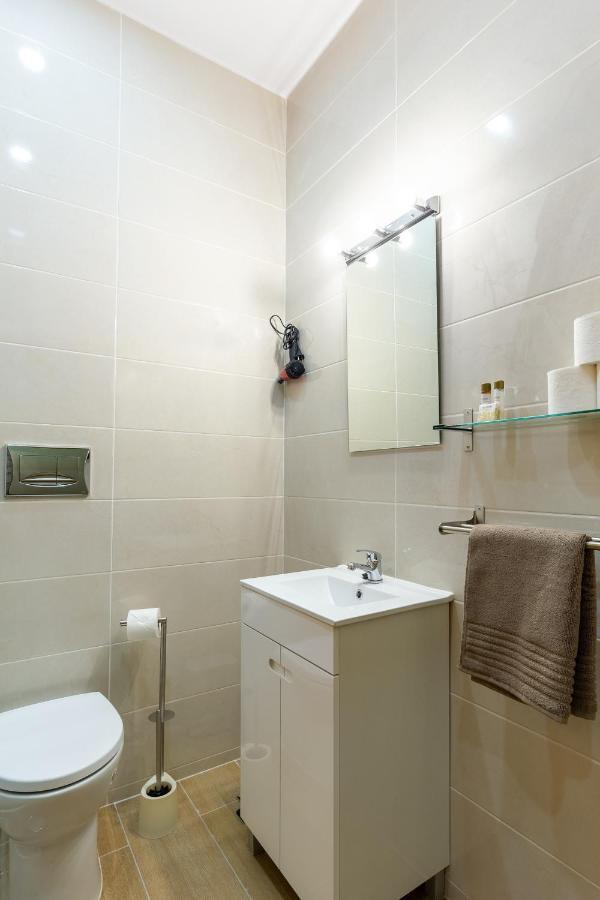 Apartamento Yellow Tiles By Pcale