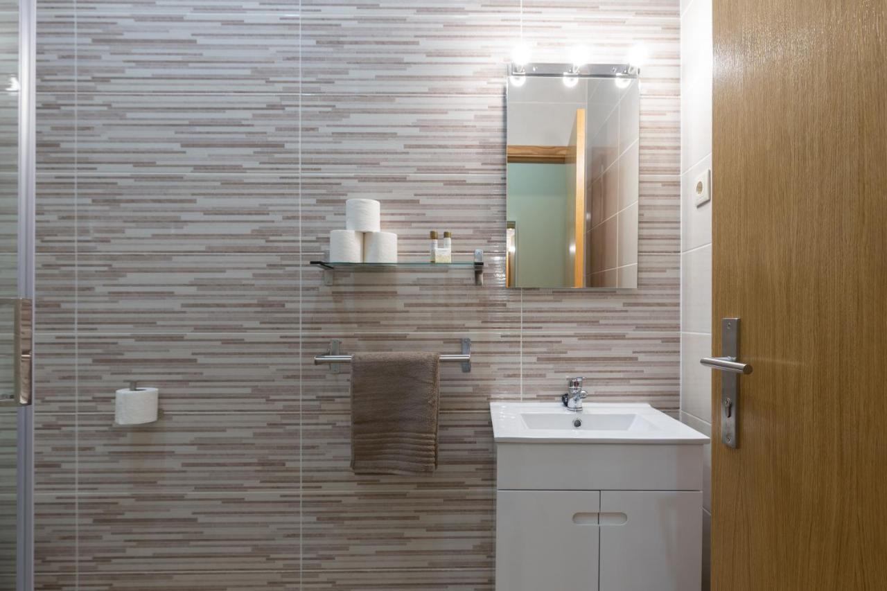 Apartament Yellow Tiles By Pcale *