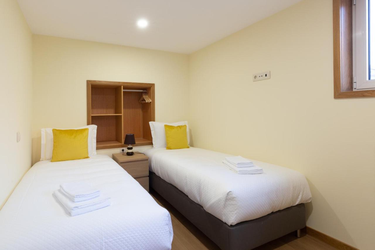 Apartament Yellow Tiles By Pcale