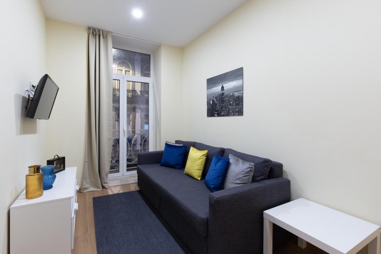 Apartament Yellow Tiles By Pcale *