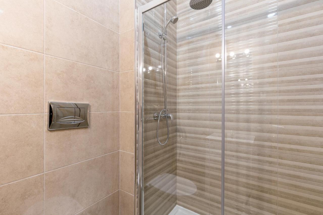 Yellow Tiles By Pcale Apartament