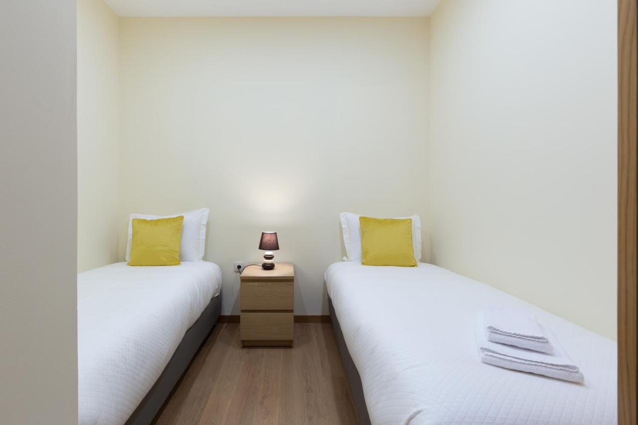 Apartament Yellow Tiles By Pcale