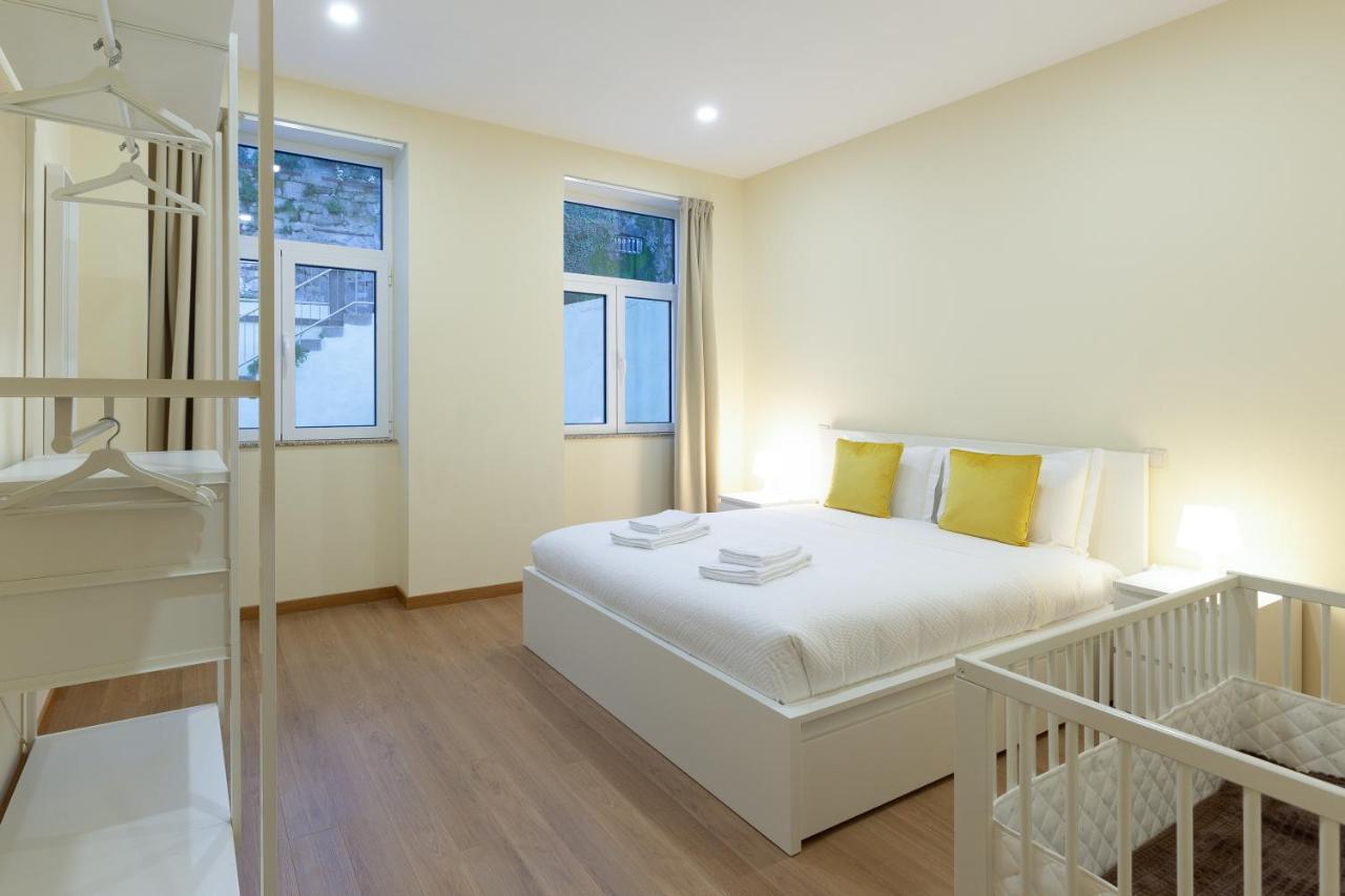 Apartament Yellow Tiles By Pcale